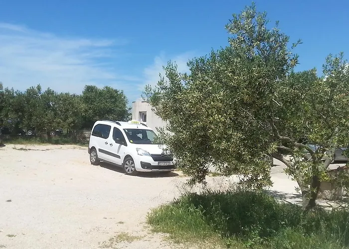 Jartic Betina (Sibenik-Knin)